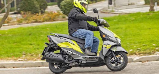 Muévete con un scooter y tu carnet de coche mientras ahorras 300 € en la compra de este Suzuki