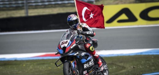 Razgatlioglu sufre para vencer en Assen: "Hoy tuve demasiado freno motor"