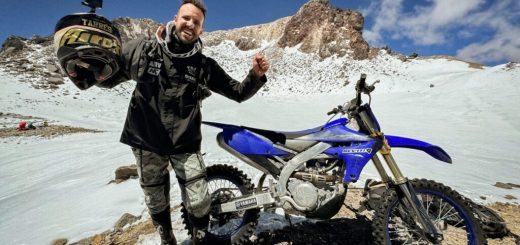 Récord mundial de altura en moto: Pol Tarrés lleva una Yamaha Ténéré 700 a 6,777 metros - Revista Moto