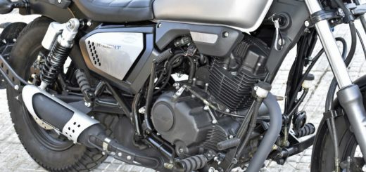 Es bonita, gasta 2,4 litros y con un precio de 2.490 € euros es un chollo entre las custom para el carnet de coche