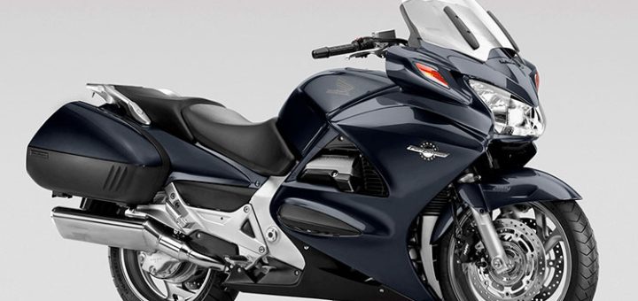 Estas son dos de las motos camufladas de la Guardia Civil que ya vigilan a los motoristas