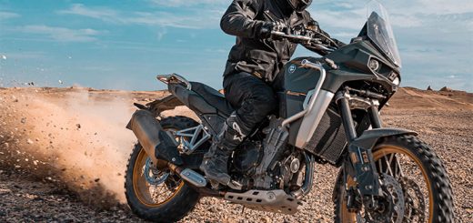 Esta trail de 800 cc llega a España a un precio realmente bueno y equipada hasta las trancas
