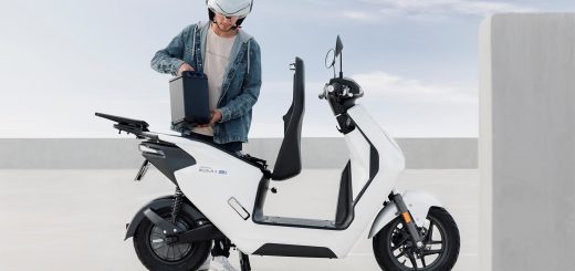Honda suministrará a este otro fabricante japonés su moto eléctrica estrella con batería intercambiable