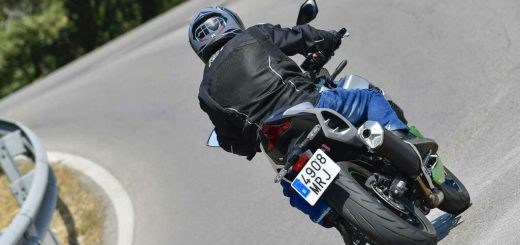 La Kawasaki Z7 Hybrid suma y potencia las ventajas de las motos eléctricas y de gasolina