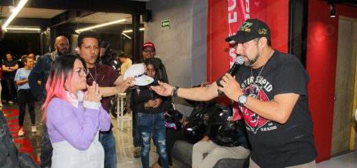 QJMOTOR Patriotismo: Open house y nueva moto - Revista Moto