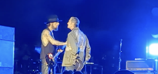 Jane's Addiction acaban a puñetazos sobre el escenario: video disponible
