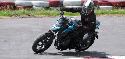 Probamos las primeras motos de CFLITE: 250NK y 250SR - Revista Moto