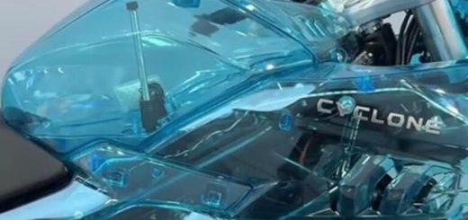 Transparente, con alerón y tecnología de Honda: la moto que parece ficticia y es real