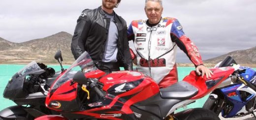 En el garaje de Christian Bale no solo hay un Batmóvil. Además tiene una colección de motos de lujo que incluye una Honda CBR
