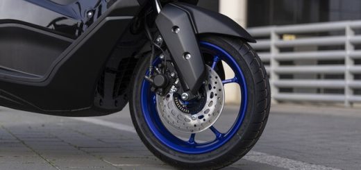 Probamos el Yamaha NMAX 125: el scooter urbano superventas de Yamaha ya era muy bueno, pero ahora se viste de TMAX y mantiene un consumo ridículo