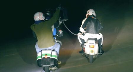 Un jubilado dando vueltas 24 horas a un circuito con su Vespa de hace medio siglo. El nuevo récord que cualquiera puede hacer en España