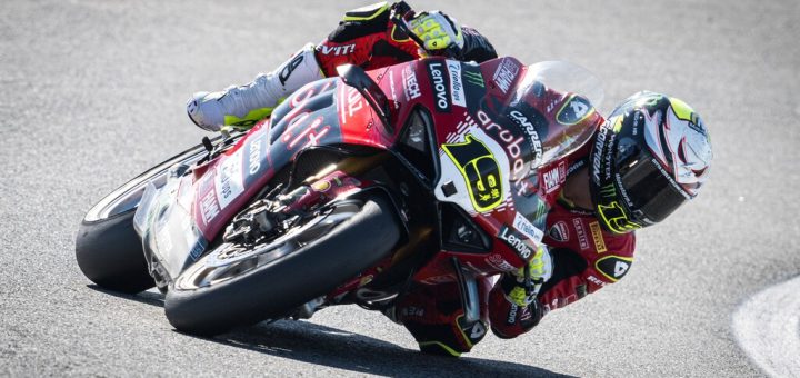 Álvaro Bautista no se libra de los lastres. Su Ducati seguirá pesando más que las demás en Superbikes en 2025