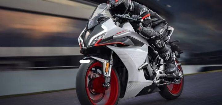 ¿Cuánto corre la CFMoto 450SR? Es una motocicleta deportiva china futurista y conceptual
