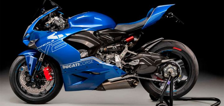 Esta Panigale V2 rinde tributo a un clásico de cuatro ruedas y lleva 24.500 euros en extras