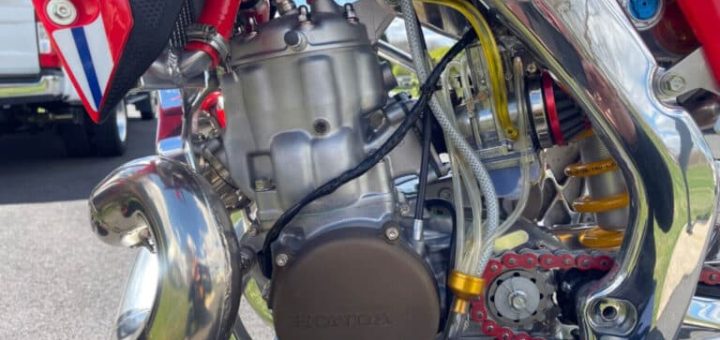 Chasis de CRF450R más motor de CR500 y matriculada es igual a un misil que quieres en tu garaje