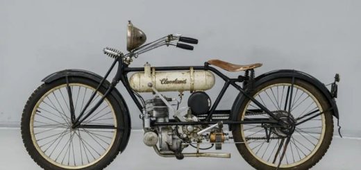 Descubre la historia de la Cleveland Modelo 1-B de 1916, el legado de una era motorizada