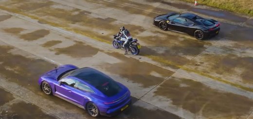 ¡Épico! La moto japonesa más bestia de Yamaha se enfrenta a un Porsche Taycan y un Ferrari de 1.000 CV. Y hay un claro ganador