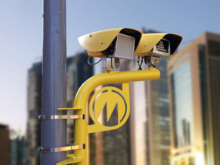 La madre de todas las multas se la lleva este espabilado motero que vacilaba al radar todos los días y pensaba que se libraría por ir en moto