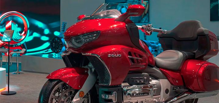 Órdago a la Gold Wing en su principal mercado: aterriza en EEUU la primera GT china de 8 cilindros