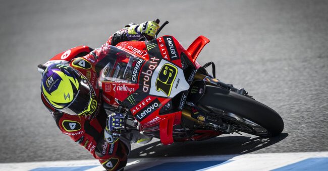Ducati ha arrasado en los test de Superbikes, pero Álvaro Bautista no las tiene todas consigo: "No me pongo objetivos"