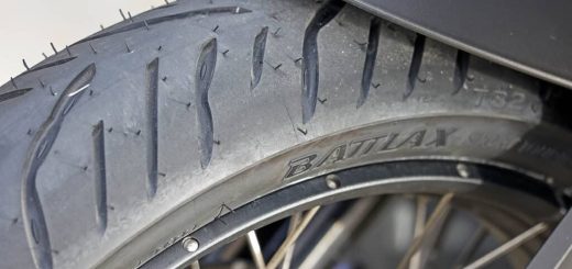 Neumáticos de moto falsos: un peligro oculto