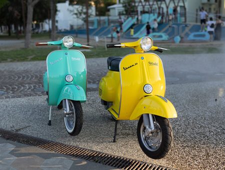 ¿Sacrilegio o genialidad? Unos italianos han decidido que las Vespas sean eléctricas y no de gasolina. También la tuya