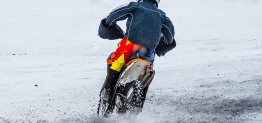 Conoce cómo afecta el frío a tu motocicleta y cómo protegerla