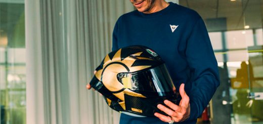 Dainese celebra los 46 años de Rossi
