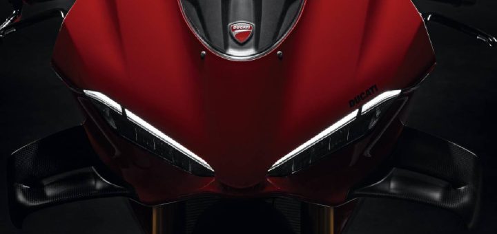 La moto deportiva más equipada del mercado suma tecnología de MotoGP y Superbike