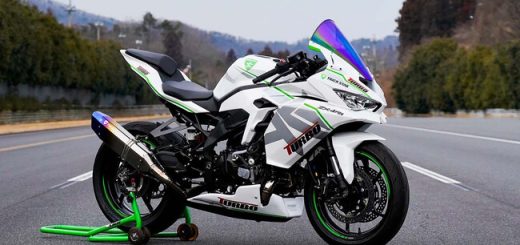 Locura japonesa, nivel: meterle un turbo a una Kawasaki Ninja de 400 cc y ponerse a 300 km/h rozando un récord mundial