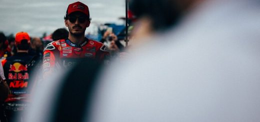 Pecco Bagnaia ya tiene un plan para frenar a Marc Márquez: volver a la moto del año pasado. Y lo podría hacer ya mismo