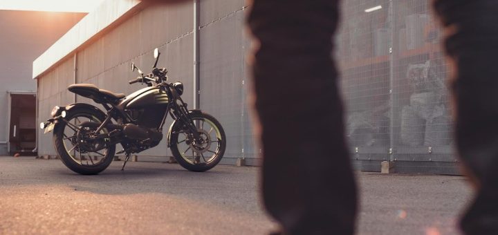 Royal Enfield se pasa a las motos eléctricas con la Flying Flea