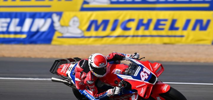 Álex Márquez doblega a su hermano Marc Márquez en Silverstone para anotarse la primera sprint de la temporada