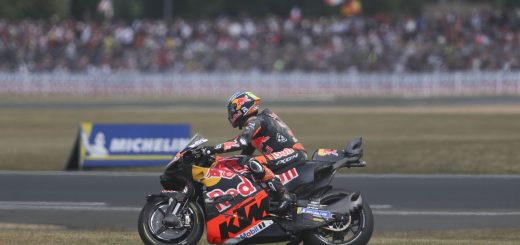Brad Binder explica doble accidente en la carrera de MotoGP de Le Mans