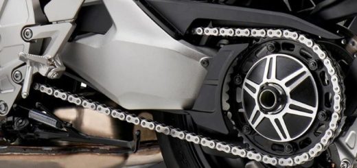 Cadena vs. correa vs. cardán: ¿Cuál es mejor para tu moto?