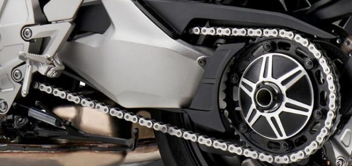 Cadena vs. correa vs. cardán: ¿Cuál es mejor para tu moto?