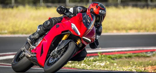 Ducati Panigale V2: La más ligera y accesible