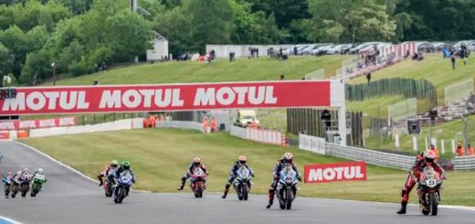 El campeonato al rojo vivo: Razgatlioglu y Bulega se destacan en Most