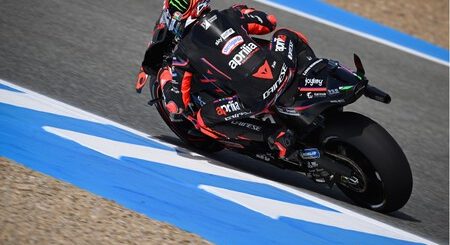 La última virguería técnica de Aprilia en MotoGP es este alerón en el asiento que revoluciona el concepto de Ducati