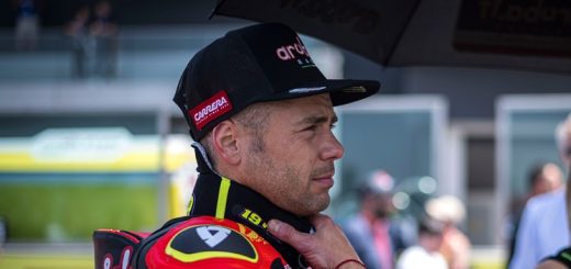 Álvaro Bautista: "Mi manager se está moviendo, la situación no es la mejor del mundo"