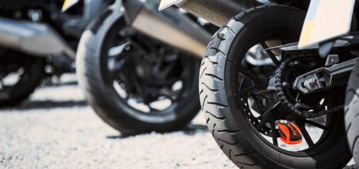Cómo atar una moto para que no la roben: Guía práctica