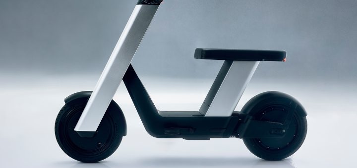 El diseño cyberpunk llega a esta motocicleta eléctrica (que ya se puede reservar) con 64 km de autonomía