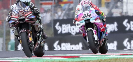Francesco Bagnaia tiene una “hermosa manera de pilotar” pero “sin armas” en las dificultades de frenado de MotoGP