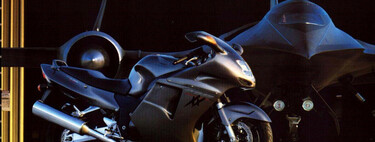 Hace 30 años las marcas japonesas llegaron a un pacto: ninguna moto superaría los 300 km/h. Y entonces llegó la Suzuki Hayabusa a casi 450 km/h