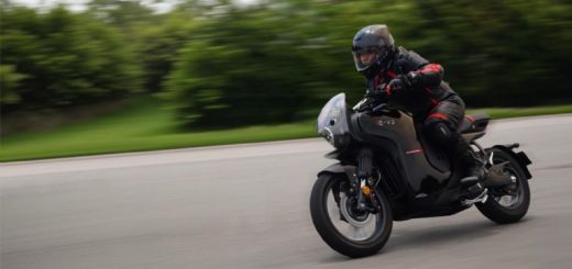 Honda y Wuyang lanzan una motocicleta eléctrica retro futurista