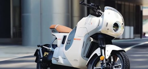 La primera moto eléctrica 'de verdad' de Honda es esta barata cafe racer moderna fabricada con la ayuda de China