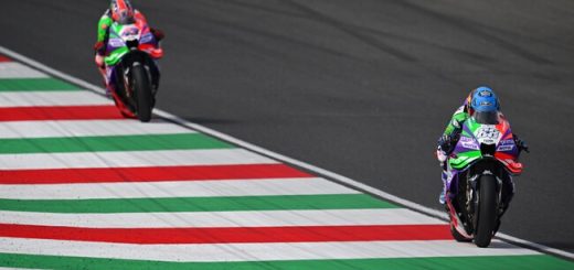 Marc Márquez gana en Mugello tras un bonito duelo inicial con un valiente Pecco Bagnaia que acaba fuera del podio