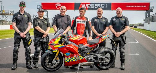 Saluda a la moto policial más rápida del mundo. Es una Ducati Panigale V4 S de 216 CV con alerones para "salvar vidas"