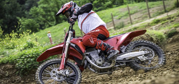 Ducati DESMO450 MX: Motocross al estilo italiano