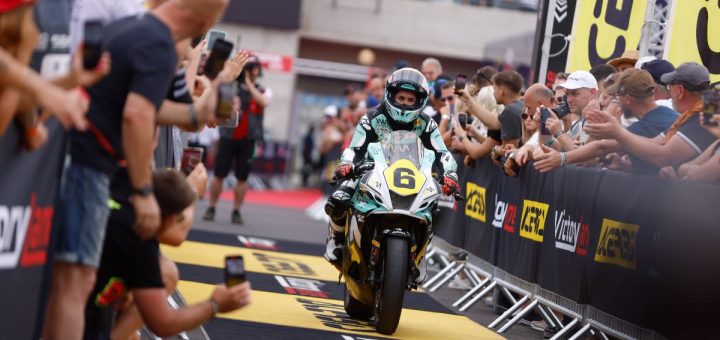 Herrera wins the battle of wills in WorldWCR Race 1 at Balaton